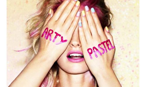 Wymień swoje stare produkty do makijażu na nowe, ultra trendy kosmetyki kolorowe