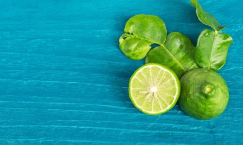 Woda z bergamotki i szałwii jako tonik