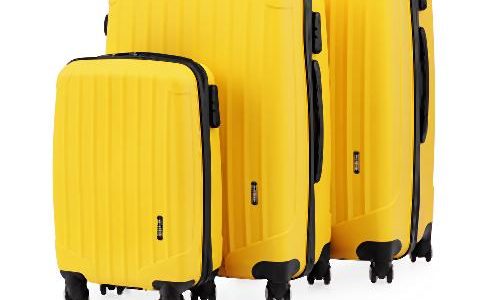 Pastelowy róż, głęboka czerwień, słoneczna żółł i modny chaber modne i trwałe walizki w prawdziwie letnich barwach