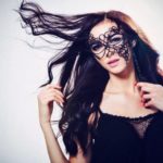 Top Model w sesji zdjęciowej akcji charytatywnej „Biżuteria dla WOŚPń
