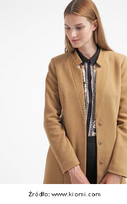 Najmodniejsze kurtki i płaszcze – sprawdź, co powinno znaleźł się w Twojej szafie!