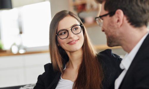 Modne oprawki, czyli dodatek must have na sezon wiosna/lato 2018