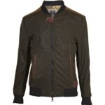 River_Island_SS13_riverisland_89158992602876 Militarny, ostry charakter z wielkomiejskim luźnym stylem.