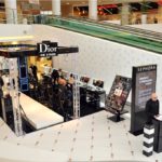 Sephora – Dior Backstage Stories 1 Króluje atmosfera backstage, ta znana zza kulis, co dodatkowo sprzyja przekazywaniu wiedzy na temat technik makijażu i najnowszych trendów