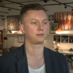 Dodatki do sof idealne do małych pomieszczeń. Dzięki nim meble są wielofunkcyjne
