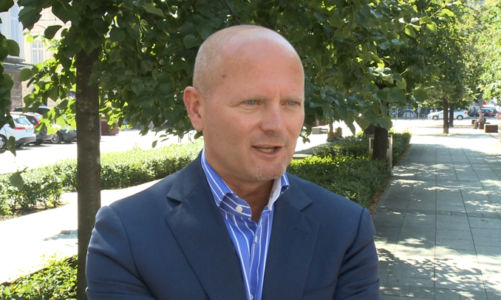 Pisanie SMS-ów i nieprawidłowo zapięte pasy bezpieczeństwa to najczęstsze grzechy kierowców