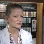 Taśmy malarskie i nowoczesne farby pomogą stworzyć na podłodze ciekawe wzory