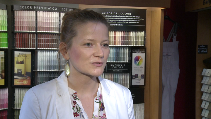 Taśmy malarskie i nowoczesne farby pomogą stworzyć na podłodze ciekawe wzory