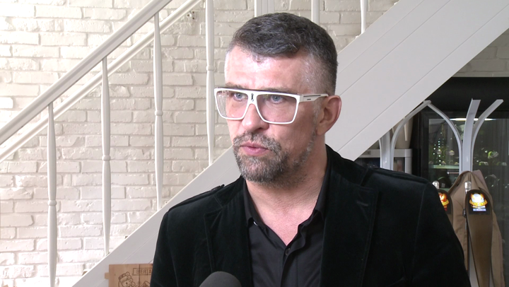 Zabiegom spowalniającym starzenie skóry można poddawać się już po 20. roku życia