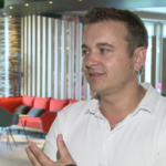 Radek Liszewski o swoim debiucie kinowym w „Discopolo „: czegoś takiego jeszcze nie było
