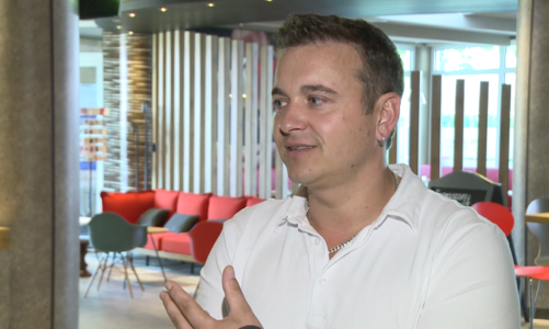 Radek Liszewski o swoim debiucie kinowym w „Discopolo „: czegoś takiego jeszcze nie było