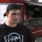 Polacy zamieniają fast food na slow food. Furorę robią burgery z wołowiną
