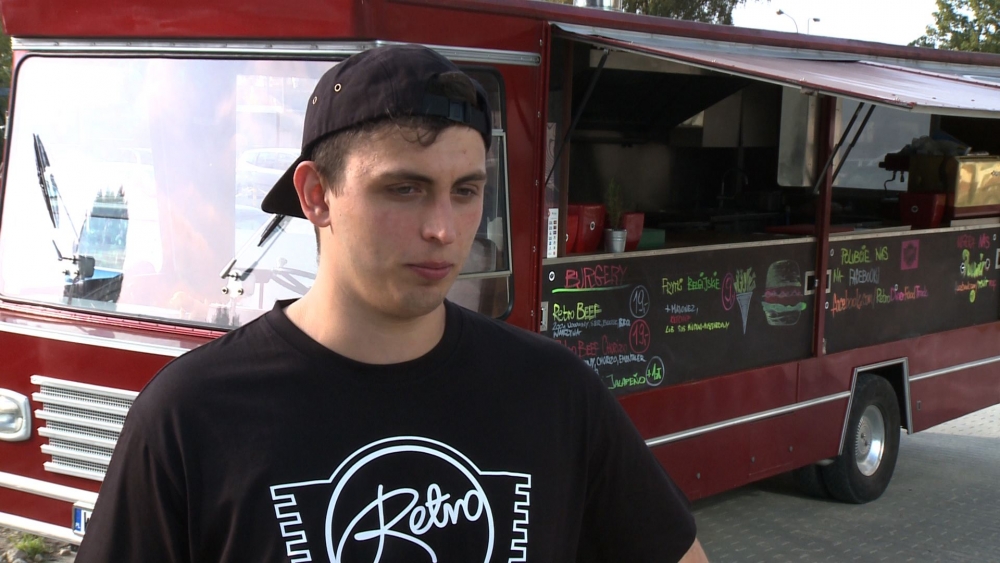 Polacy zamieniają fast food na slow food. Furorę robią burgery z wołowiną