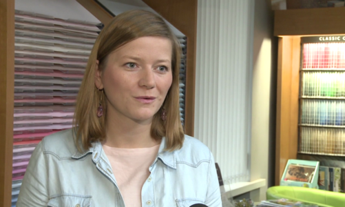 Kolory nowych farb do wnętrz zmieniają się zależnie od pory dnia i rodzaju światła w pomieszczeniu