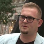 Ekologiczne fryzjerstwo jest coraz bardziej modne. Klienci chwalą jakość usług, a właściciele salonów oszczędzają