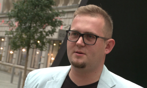 Ekologiczne fryzjerstwo jest coraz bardziej modne. Klienci chwalą jakość usług, a właściciele salonów oszczędzają