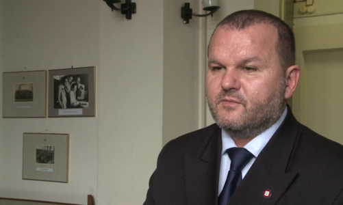 W Polsce dużo groźniejsza od eboli jest grypa sezonowa. Wiążą się z nią poważne powikłania
