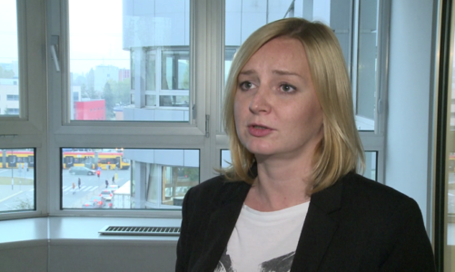 Włosy zaczynają się starzeć już po 25. roku życia