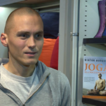 Najpierw multimedialny podręcznik na DVD, teraz książka. Wiktor Morgulec zachęca Polaków do uprawiania jogi!