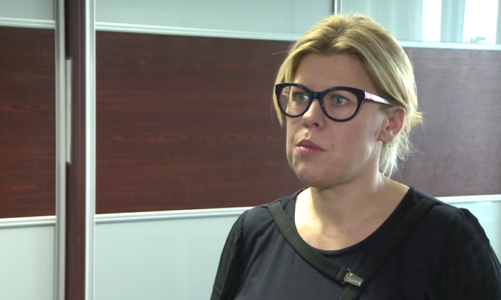 Blisko połowa pracodawców da świąteczne prezenty pracownikom. Najpopularniejsze są bony i paczki