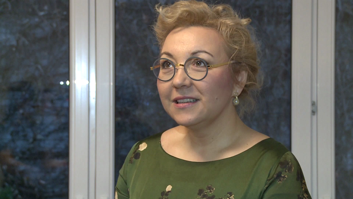 Polki marzą o równym podziale obowiązków domowych z mężem lub partnerem. Tylko 1/3 kobiet się to udaje