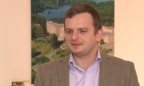 Polacy coraz chętniej łączą wyjazdy na ferie z nauką języka