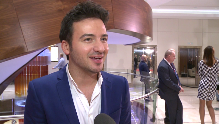 Stefano Terrazzino: „Twoja Twarz Brzmi Znajomo ” to dla mnie niezła szkoła. Jest trudno, ale to przyjemna trudność