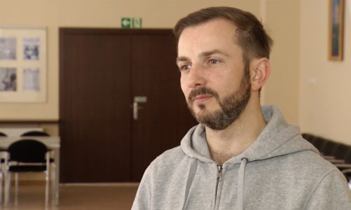 Nauka fizyki nie musi być nudna. Do zgłębiania tajników wiedzy zachęcają programy telewizyjne