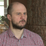 80 proc. psów powyżej trzeciego roku życia cierpi z powodu chorób przyzębia. Ich rozwojowi sprzyja przygotowywana w domu miękka karma
