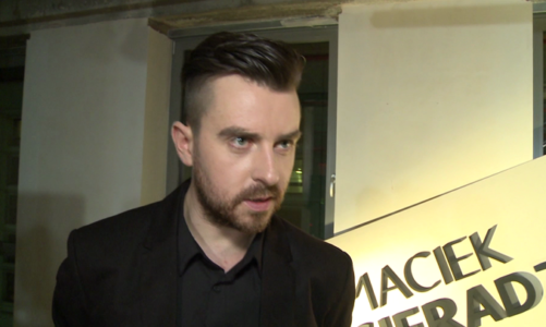 Maciej Sieradzky pokazał kolekcjęÂ na sezon jesień-zima 2015/2016. Dominuje czerń i słynne plecionki