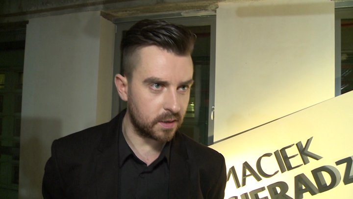 Maciej Sieradzky pokazał kolekcjęÂ na sezon jesień-zima 2015/2016. Dominuje czerń i słynne plecionki