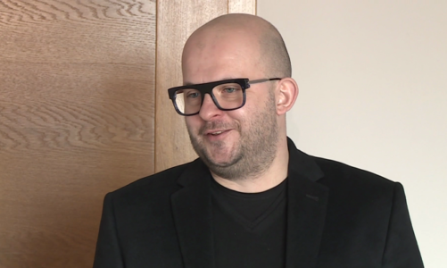 Dwie trzecie pracowników nie angażuje się w pracę. Firmy starają się ich motywować szkoleniami