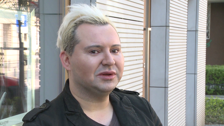 Michał Witkowski: w polskiej modzie chodzi tylko o to, by kremowe koktajlówy pokazały się na ściance