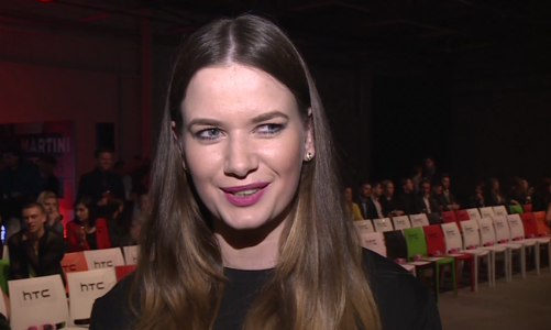 Karolina Malinowska chce się wyrwać z domu. Marzy o podróży do Rio de Janeiro