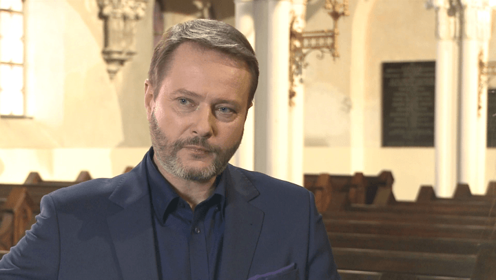 Artur Ĺťmijewski nowym prowadzącym program „Geneza grzechu ” w telewizji ID. Cykl będzie przedstawiał historie popełnienia zbrodni