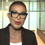 Ewa Minge i jej partner pracują nad kolekcją biżuterii