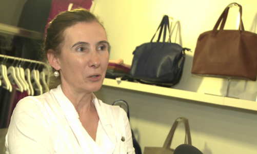 Każda kobieta powinna mieć w swojej szafie przynajmniej trzy torebki: skórzaną do pracy, elegancką na wieczorne wyjścia i plażową na lato