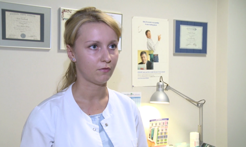 Promieniowanie UV może spowodować zapalenie spojówki. Najskuteczniejszą ochroną są okulary przeciwsłoneczne
