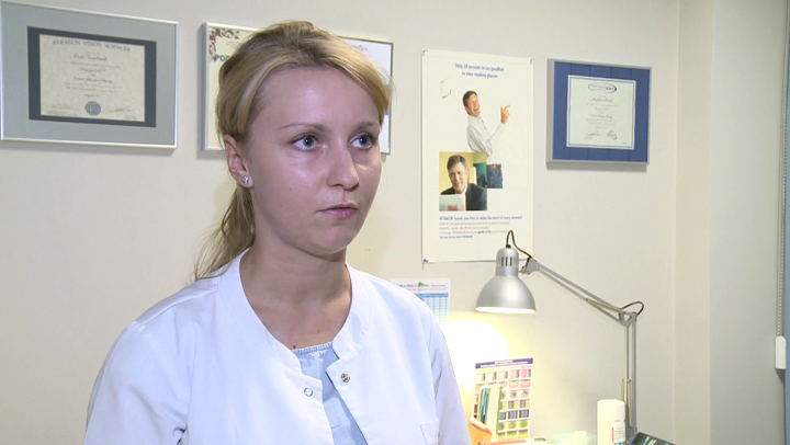 Promieniowanie UV może spowodować zapalenie spojówki. Najskuteczniejszą ochroną są okulary przeciwsłoneczne