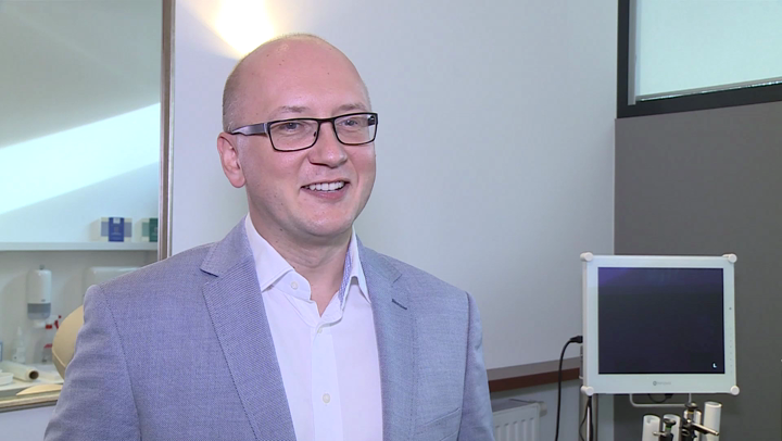 Korekcja nosa jest jedną z najtrudniejszych operacji plastycznych. Znaczenie ma każdy milimetr