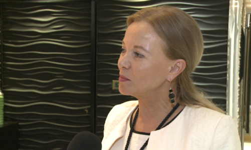 Laura Łącz: nie podobam się sobie ani na zdjęciach, ani na szklanym ekranie. Najlepiej prezentuję się na żywo
