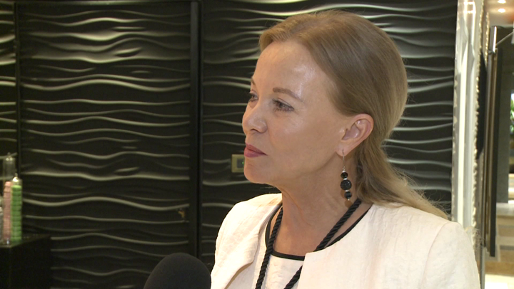 Laura Łącz: nie podobam się sobie ani na zdjęciach, ani na szklanym ekranie. Najlepiej prezentuję się na żywo