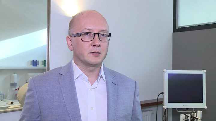 Coraz więcej kobiet decyduje się na zabieg powiększania i modelowania policzków. W ten sposób można się odmłodzić o 5-8 lat