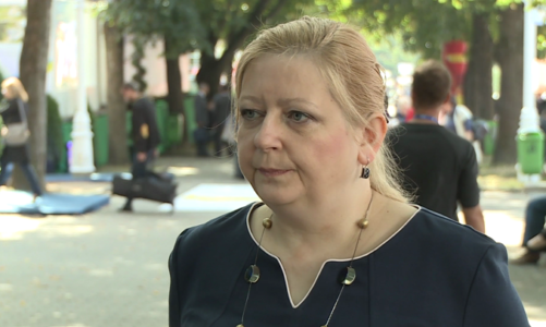 Polki chore na zaawansowanego raka piersi nadal czekają na lek. Mógłby wydłużyć ich życie o 1,5 roku