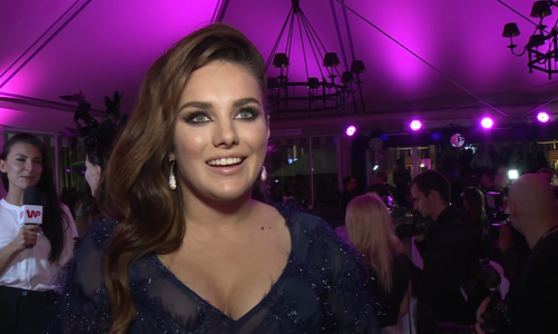 Ewa Farna „Kobietą Roku Glamour 2015”. Wokalistka: muszę w sobie poszukać tej kobiecości, bo częściej wyglądam jak facet