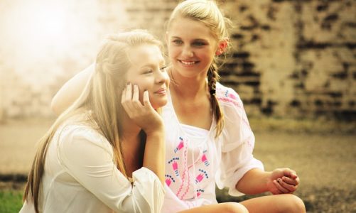W jaki sposób nastolatki odczuwają ból brzucha związany z menstruacją?