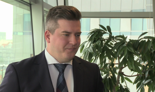 Polacy często kłamią w CV. Najczęściej zawyżają swoje kompetencje i poziom znajomości języków obcych