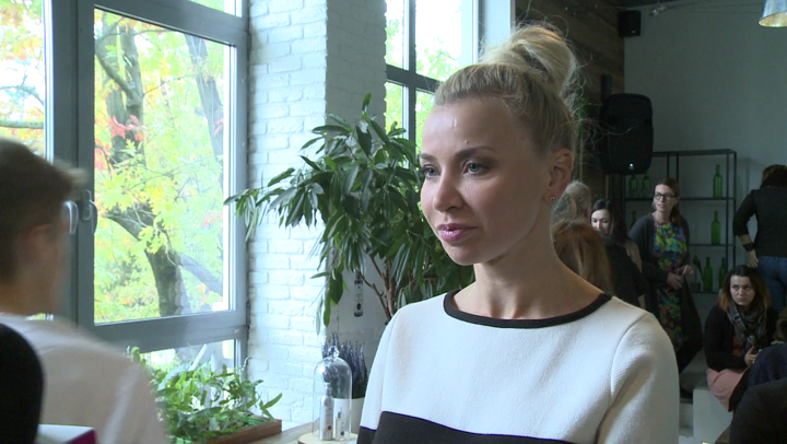 Lidia Kopania: Nie spędzam godzin przed lustrem, by pielęgnować twarz. Moim uniwersalnym kosmetykiem jest serum z witaminą C