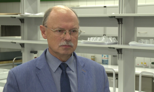 Soki i nektary dostępne na sklepowych półkach są, podobnie jak domowe przetwory, naturalnie pasteryzowane
