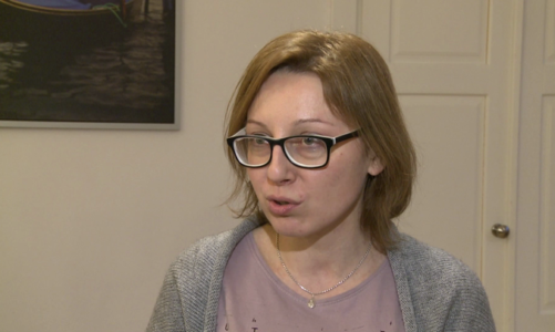 Wspólne czytanie buduje więzi emocjonalne między rodzicami a dziećmi. Dorośli przeznaczają na lekturę z najmłodszymi ok. 10 minut dziennie